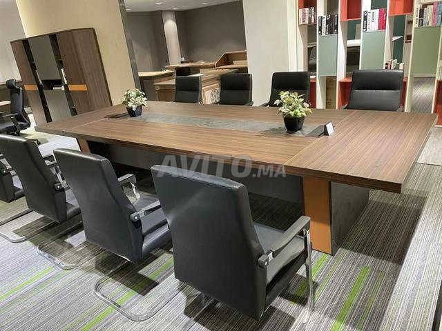 Table de réunion professionnelle - 2