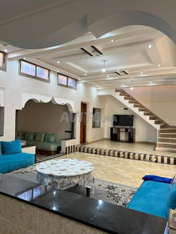 بيع فيلا 11 غرفة بمساحة 245 متر مربع في مراكش