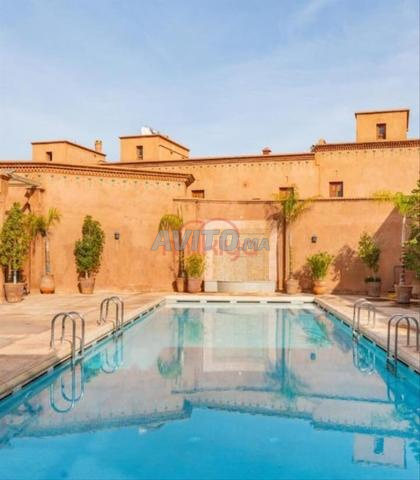 بيع فيلا 7 غرف بمساحة 271 متر مربع في مراكش