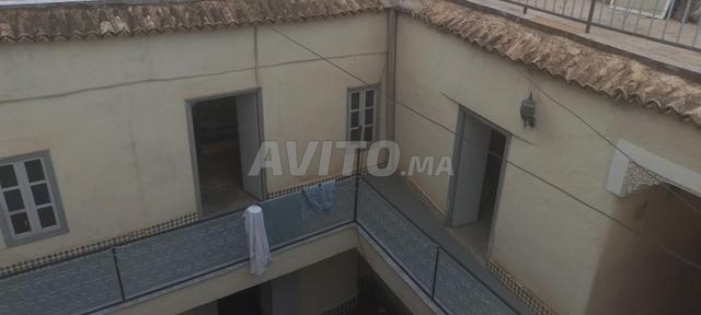 رياض بموقع متميز في دار الباشا - 2