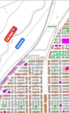 أرض سكنية وتجارية بالقرب من البحر
