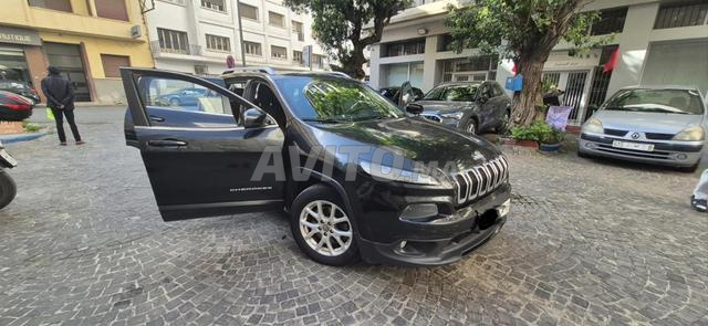 جيب شيروكي ديزل يدوي 2015 في الدار البيضاء