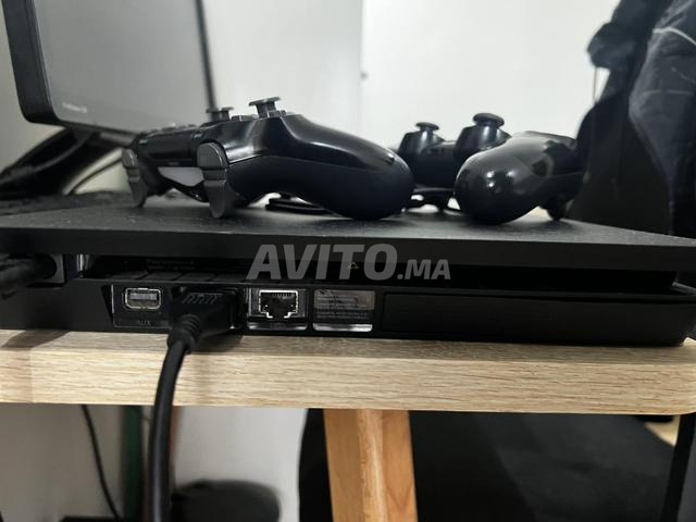 PS4 slim, 2 manettes - 2