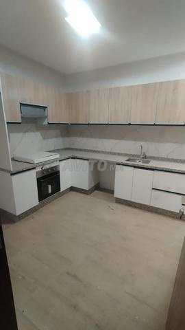 أ روش نوار شقة للإيجار فارغة