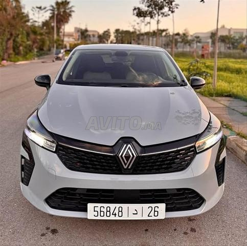 RENAULT CLIO 5 ESSENCE AUTOMATIQUE