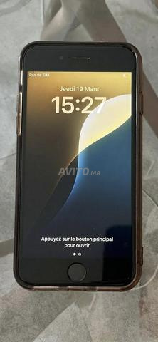 iPhone 8 SE très bon état