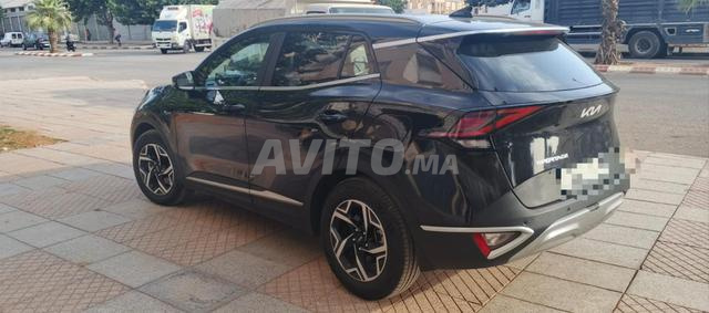 كيا سبورتاج موديل 2023 سوداء - 2