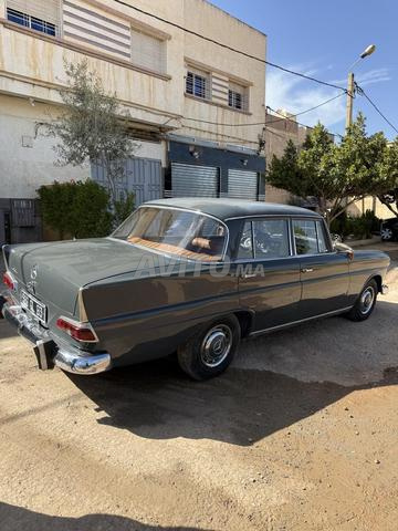 Mercedes 190 C essence – voiture de collection
