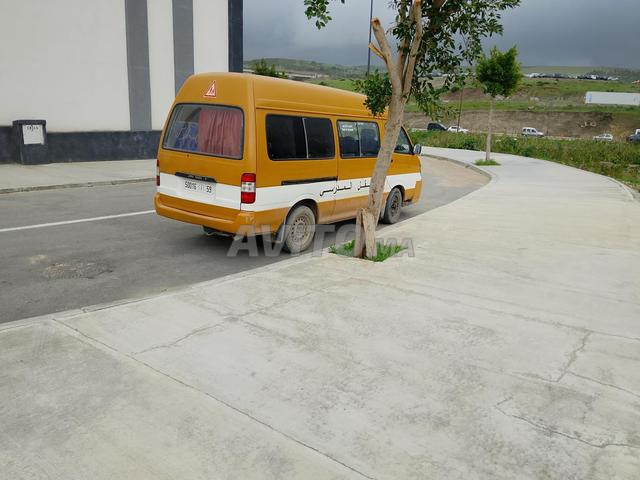 جنبي. تويوتا - 2