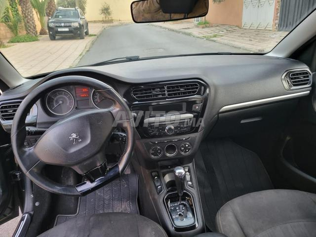 301. essence 2016. Boîte auto.. - 2