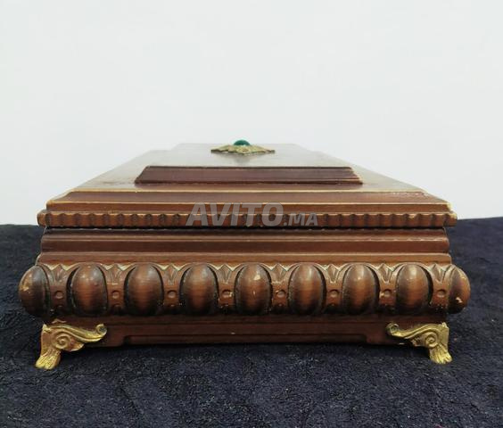 Coffre italien de luxe au design classique rare