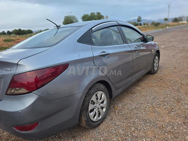 Hyundai Accent - 2