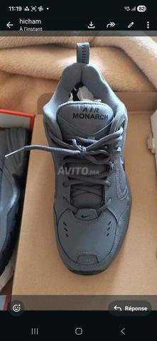 Jolies espadrilles Nike Monarch neuves à vendre