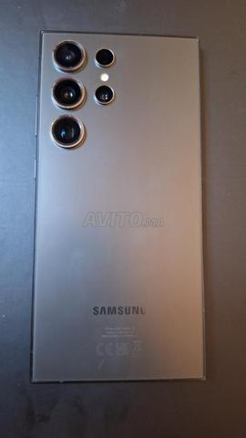 أبيع هاتف Samsung S24 Ultra 256GB كالجديد