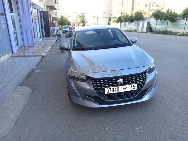 Voiture Peugeot 208 modèle 2020 tt option