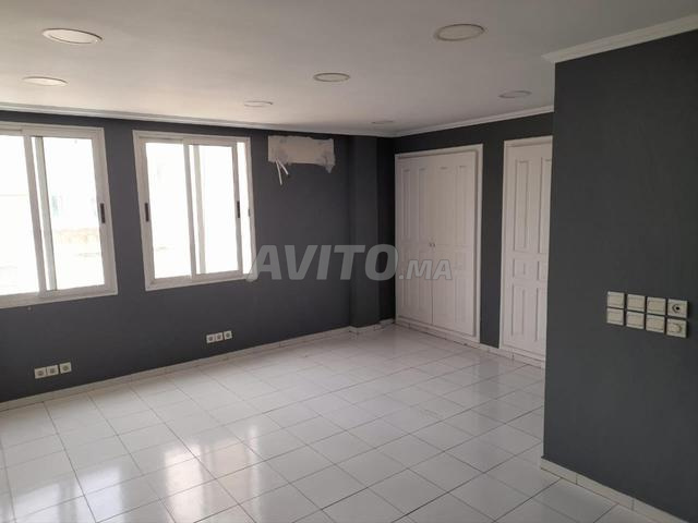 Bureau 1Open 1p 55m2 à louer face Morizgo