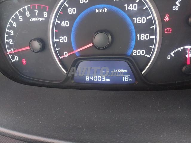 hinday i10 essns bon etat - 2