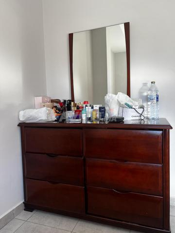 غرفة نوم من الخشب الصلب - 2