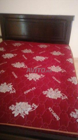 Lit king size à Temara - 2