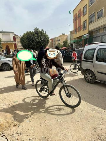 محل تجاري مجهز للبيع المساحة 90 متر - 2