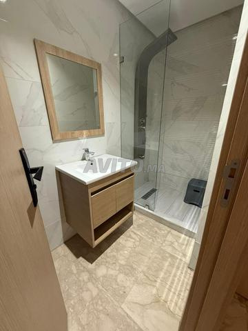 استوديو فارغ للإيجار في مركز المدينة 4000 درهم - 2