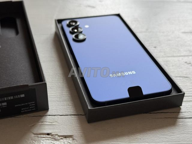 Samsung S25 comme neuf lire annonce 👇🏻