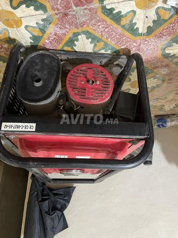 Générateur presque neuf 220V / 380V - 2