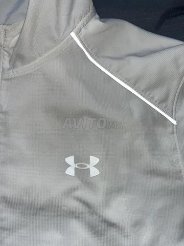 under armour سترة M بحالة جيدة جدا - 2