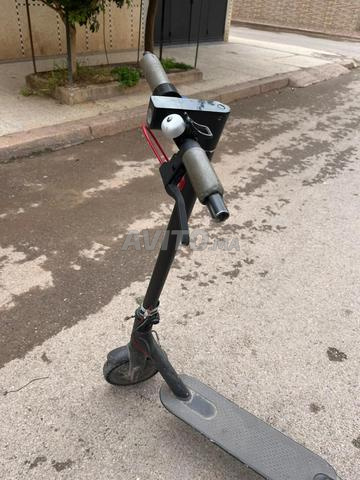 سكوتر كهربائي شاومي مع شاحن - 2