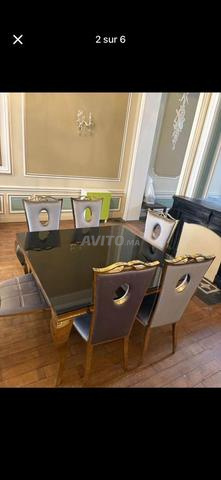 غرفة طعام مع 6 كراسي - 2