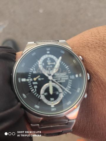 ساعة يد Seiko chronographe modèle V657-0A10