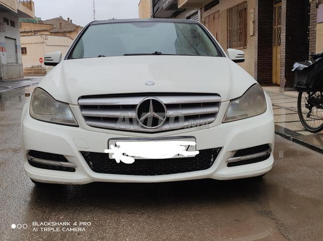 مرسيدس بنز الفئة سي 180 بنزين