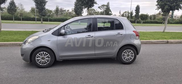 TOYOTA YARIS ESSENCE – TRÈS BON ÉTAT - 2