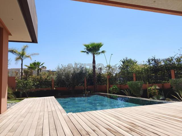 سباك وصيانة حمامات السباحة