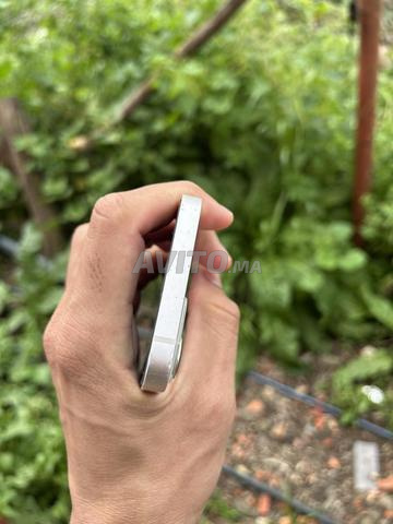 آيفون 13 عادي 128 جيجا بطارية 86