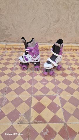 زلاجات بعجلات للبنات بحالة جيدة جدا