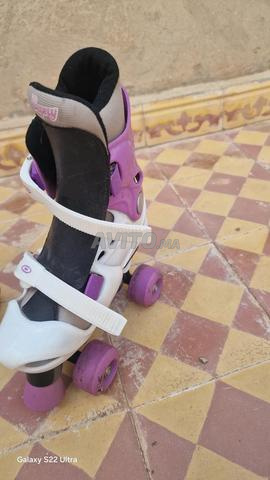 زلاجات بعجلات للبنات بحالة جيدة جدا - 2