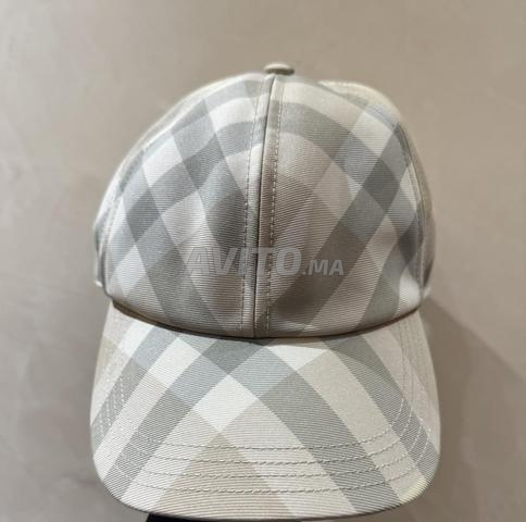 قبعة بيربري رجالية
