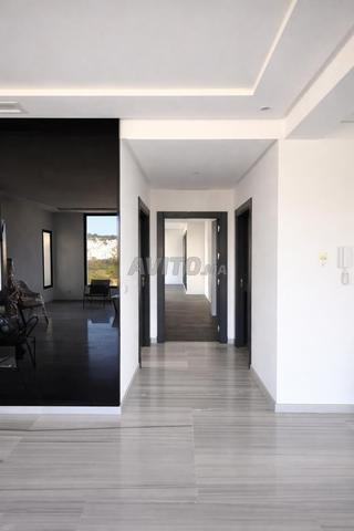 شقة فاخرة للبيع في مالاباطا هيلز - 2