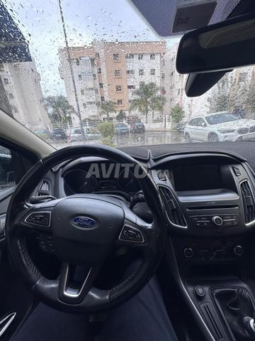 Ford Focus ديزل يدوي نهاية 2017 في الرباط - 2