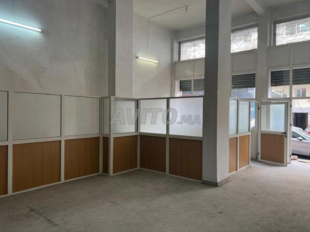 محل تجاري جميل بمساحة 300 متر مربع في بيلفيدير - 2