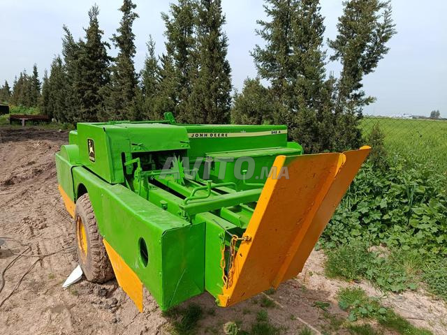 السلام عليكم عندي بريسة جون دير 342 - 2