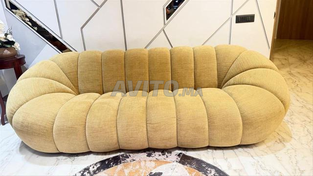 كنبة لم تستخدم قط