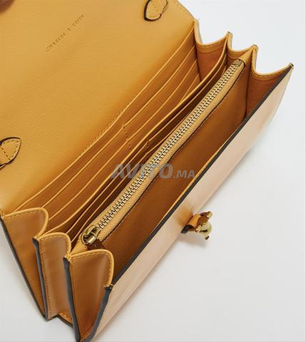 حقيبة شارلز آند كيث - 2