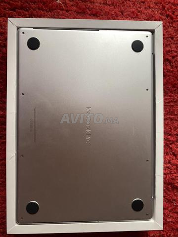 ماك بوك برو شبه جديد