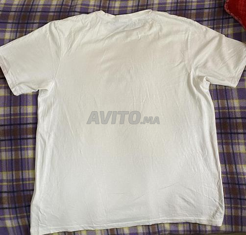 تي شيرت / كنزة صوفية L كبيرة الحجم ماركة إيطالية - 2