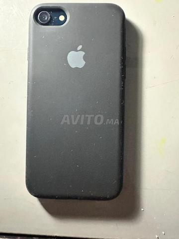 iPhone SE 2022 (3ème génération) Bleu Nuit - 2