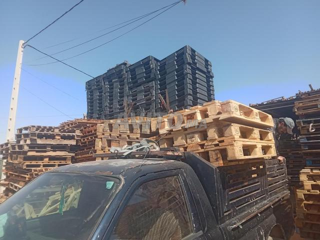 منصات بلاستيكية 1.30 م / 1.10 م