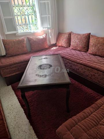 طاولة كبيرة و 2 طاولات صغيرتين خشب ماهوجني