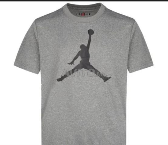 تي شيرت نايك جوردان رمادي Dryfit جديد. مقاس XS.